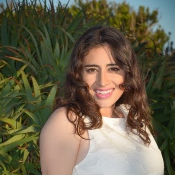 Meet your Posher, Monica - Picture 1 of 1